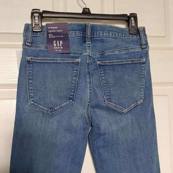 GAP Mid Rise Boot Stretch Jeans - Picture 5 of 6